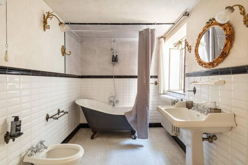 Central Elegant Apartment - Liberty House 볼로냐 외부 사진